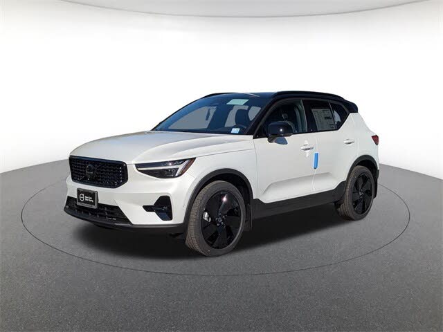 2026 Volvo XC40 B5 Ultra Black Edition AWD