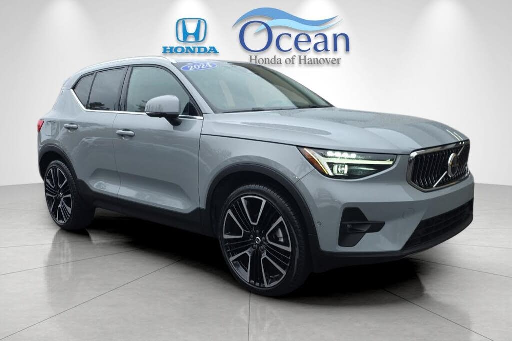 2024 Volvo XC40 B5 Ultimate Bright Theme AWD