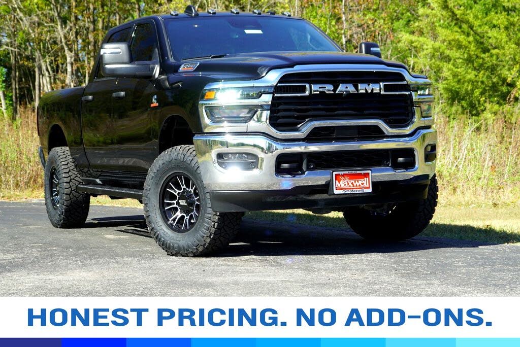 2025 RAM 2500 Tradesman Crew Cab 4WD