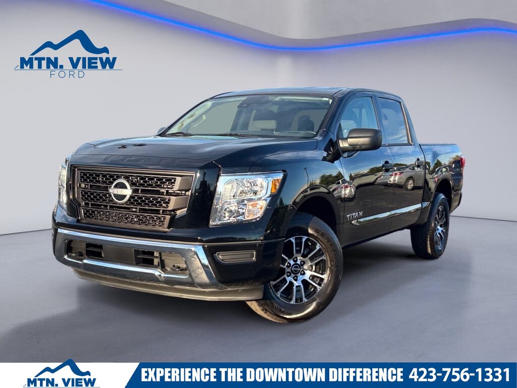 2024 Nissan Titan SV Crew Cab 4WD