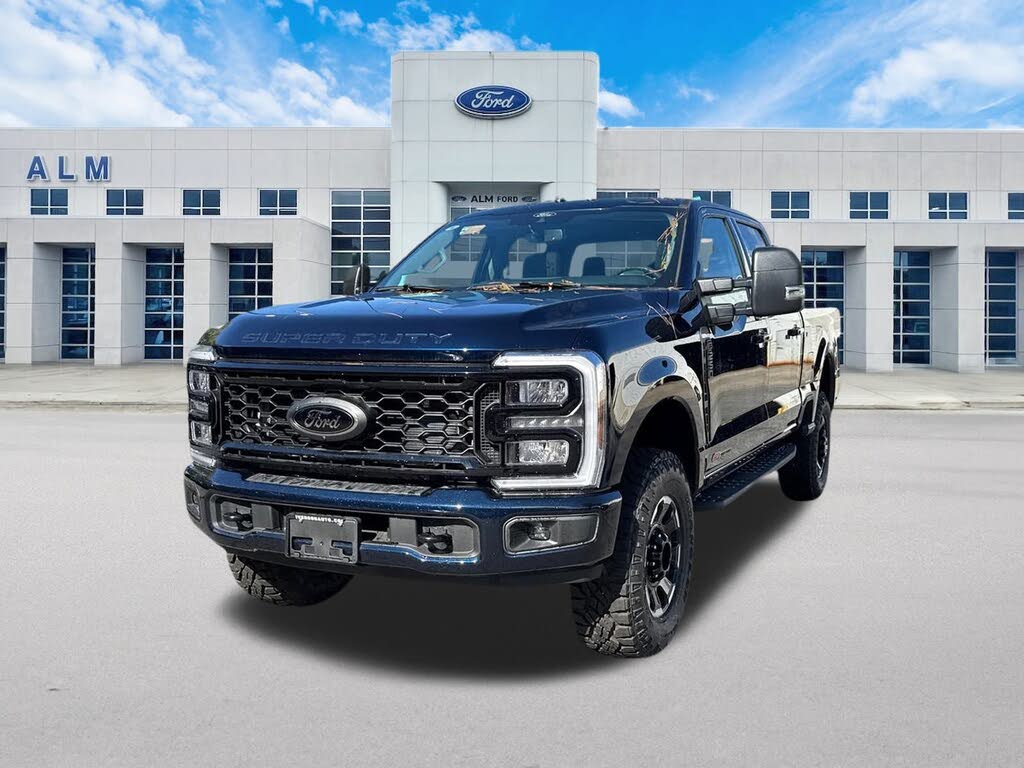 2025 Ford F-250 Super Duty XLT Crew Cab 4WD