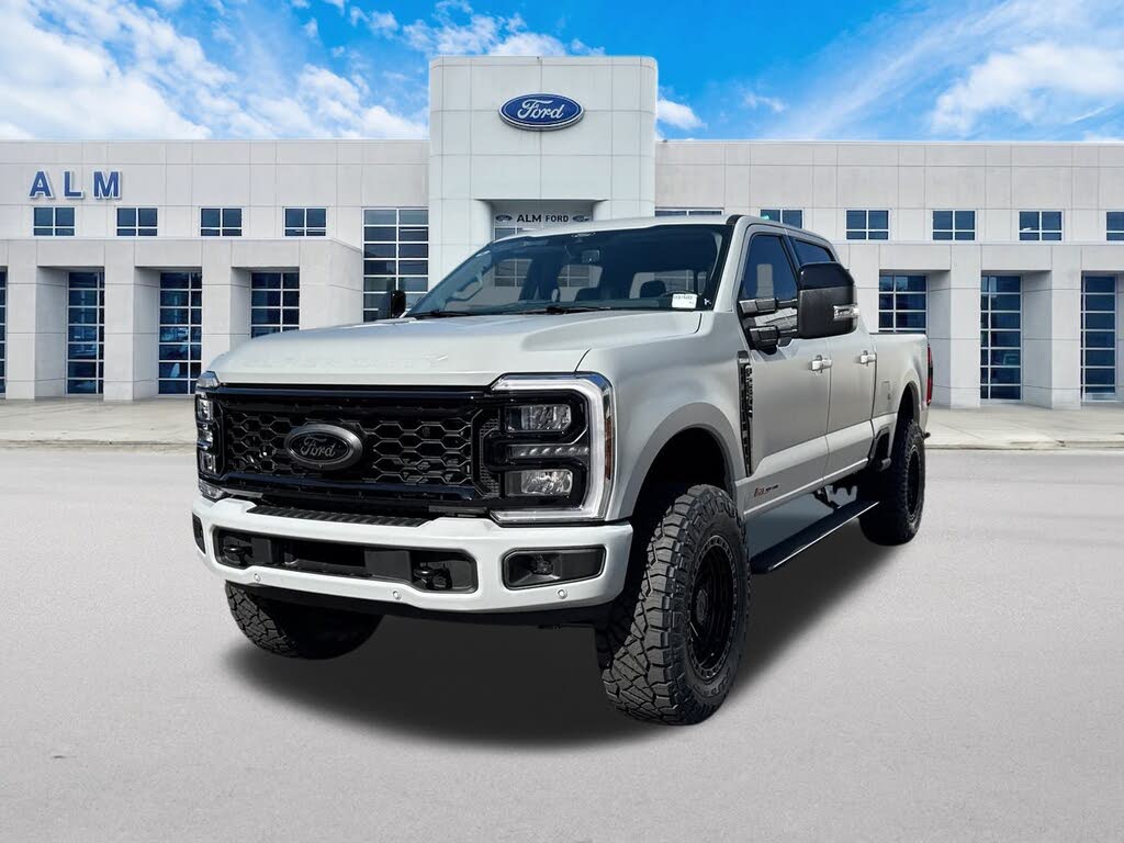 2025 Ford F-250 Super Duty Lariat Crew Cab 4WD
