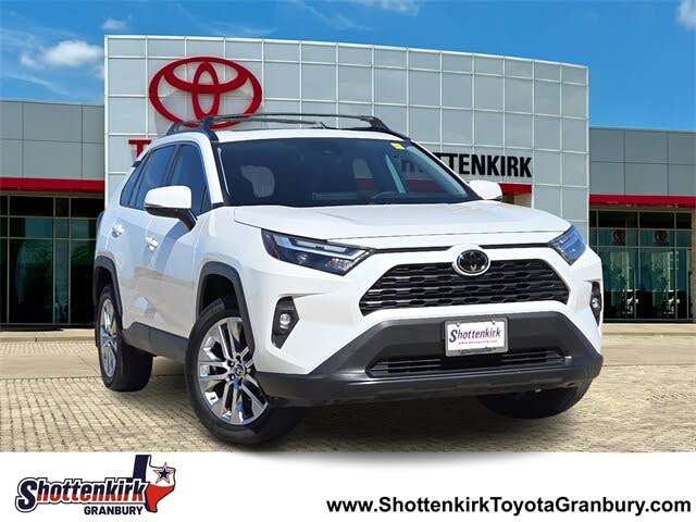 2024 Toyota RAV4 XLE Premium FWD