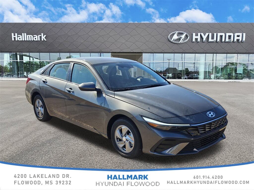 2026 Hyundai Elantra SE FWD