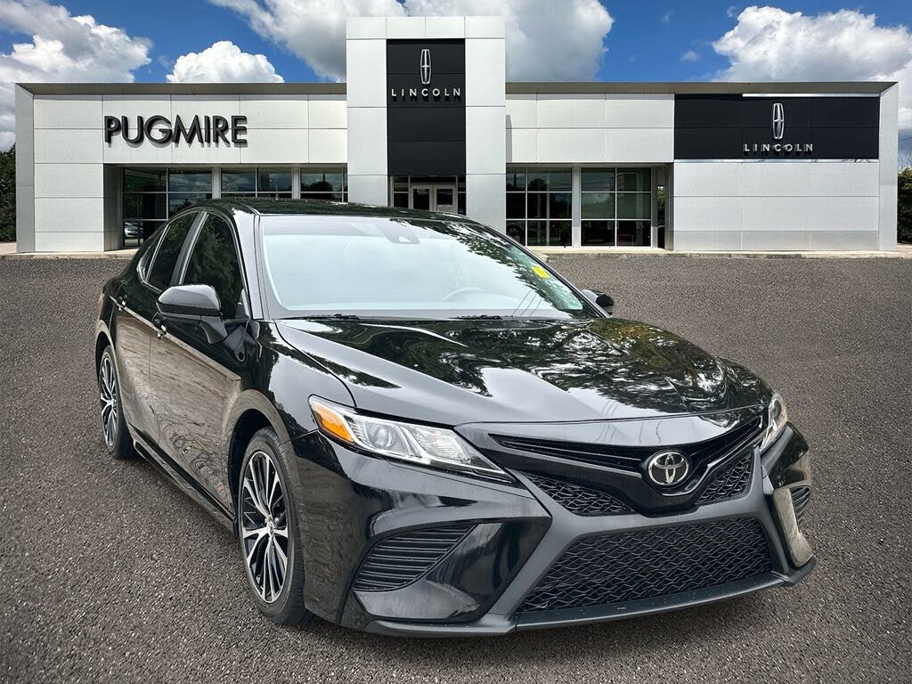 2019 Toyota Camry SE FWD