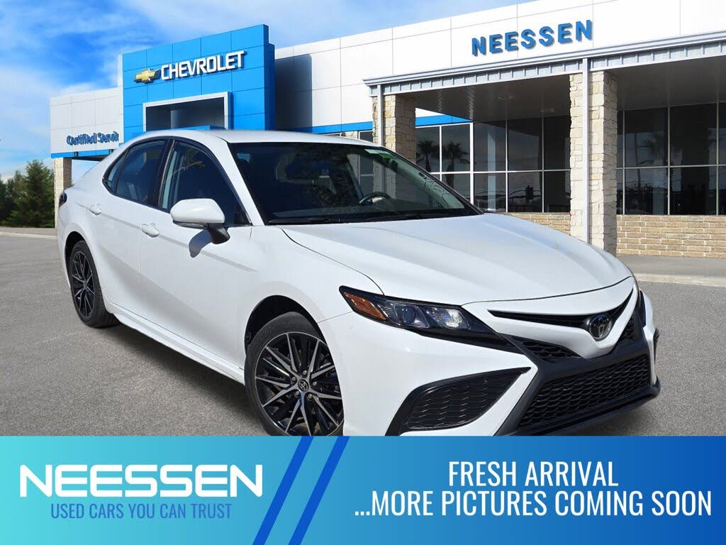 2024 Toyota Camry SE FWD