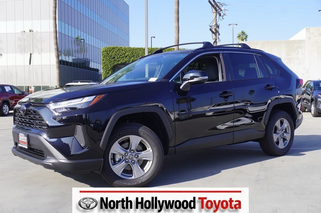 2025 Toyota RAV4 XLE FWD