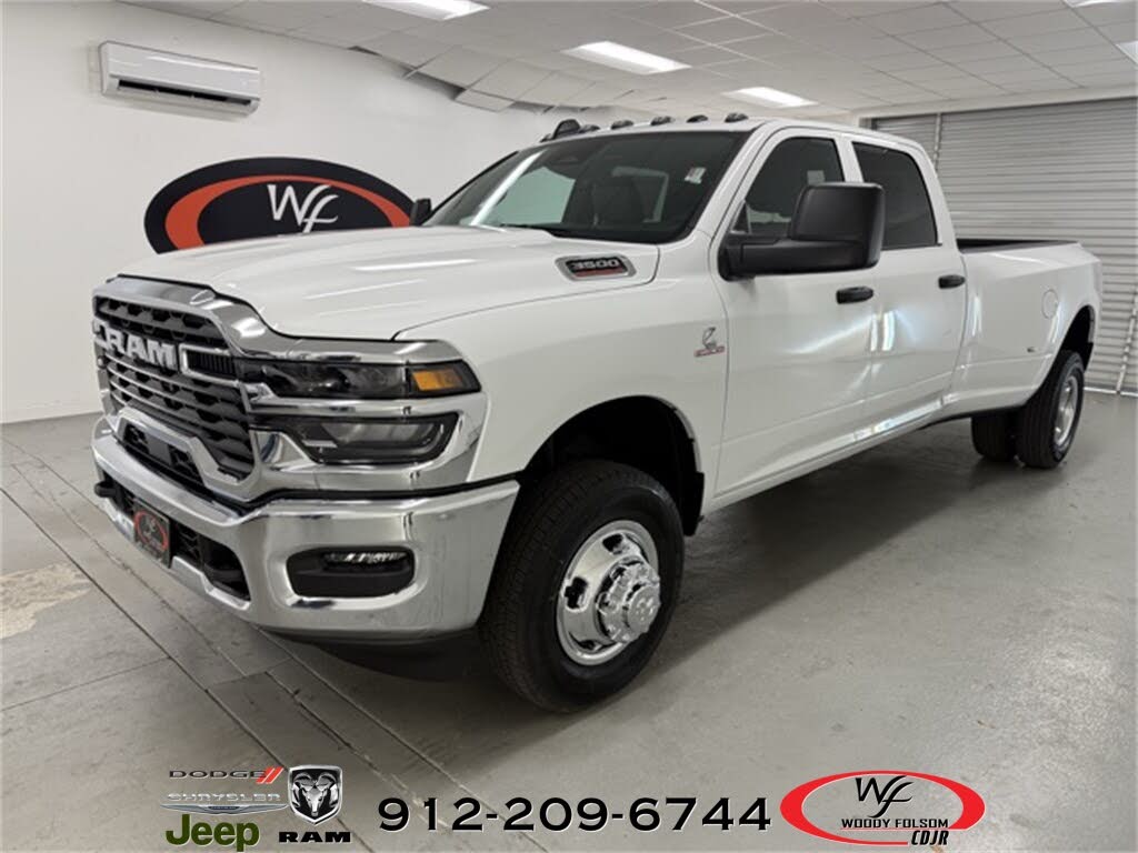 2026 RAM 3500 Tradesman Crew Cab LB DRW 4WD