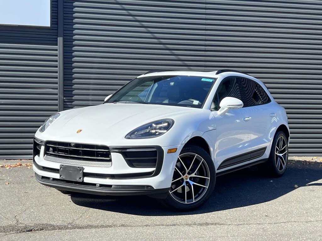 2022 Porsche Macan AWD