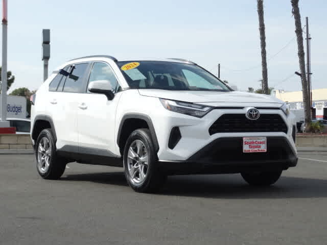 2024 Toyota RAV4 XLE FWD