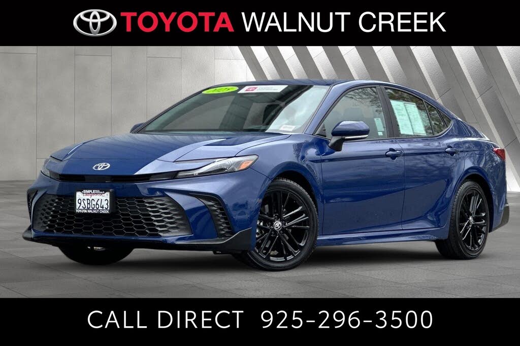 2025 Toyota Camry SE FWD