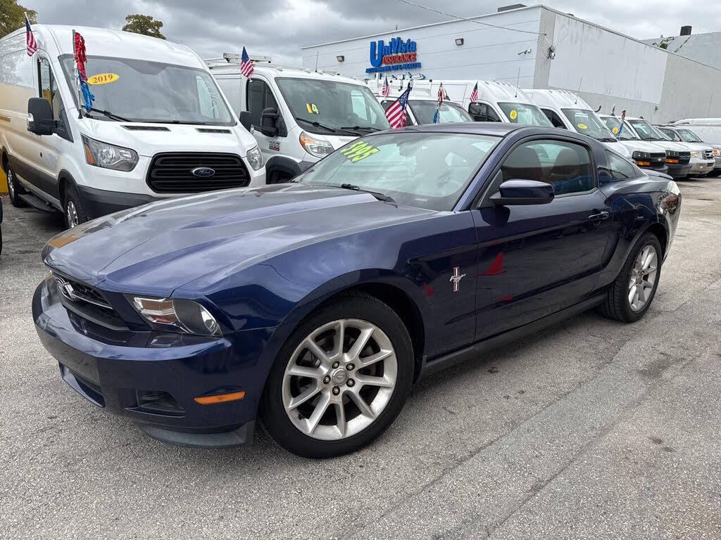 2011 Ford Mustang V6 Premium Coupe RWD