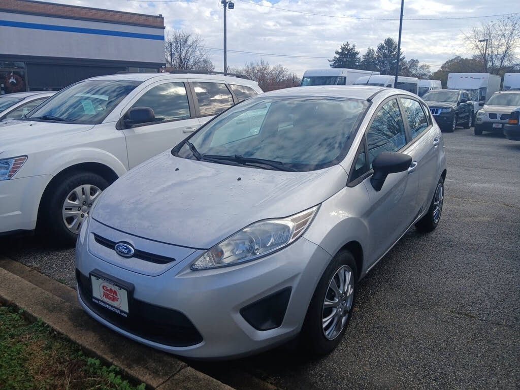 2013 Ford Fiesta S Hatchback