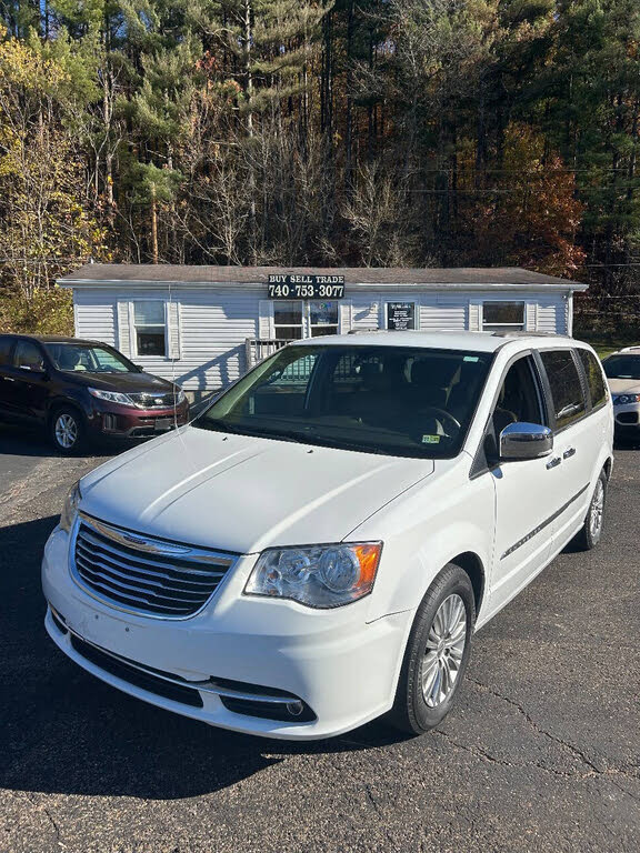 2015 Chrysler Town & Country Touring-L FWD