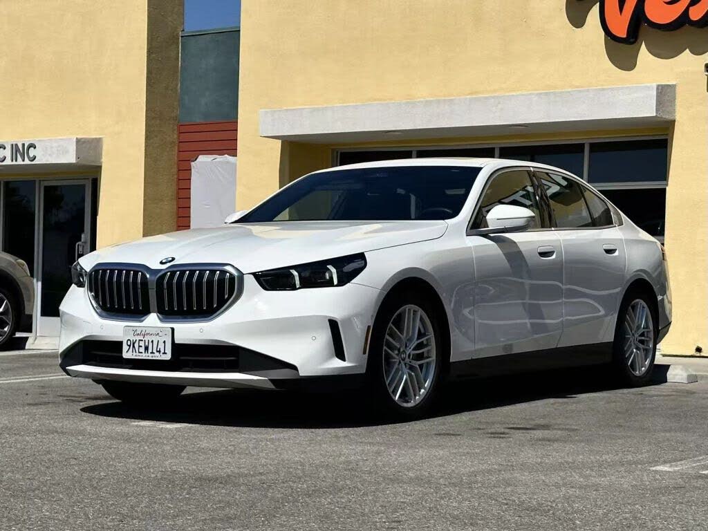 2024 BMW 5 Series 530i RWD
