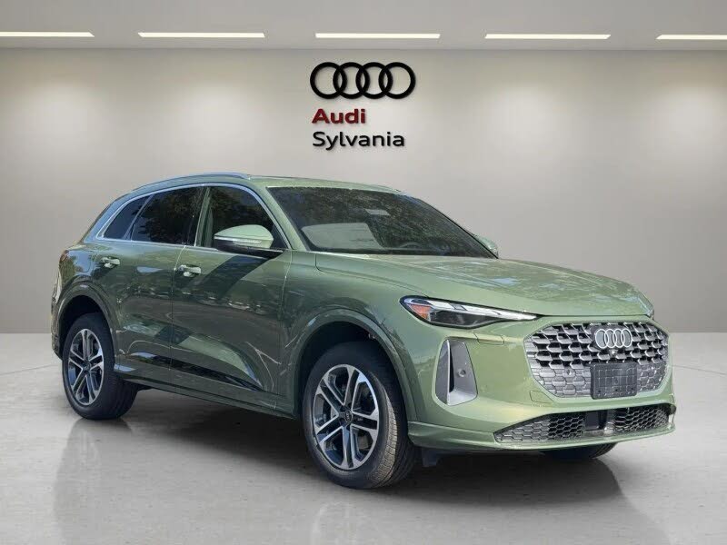 2025 Audi Q5 quattro Premium 40 TFSI