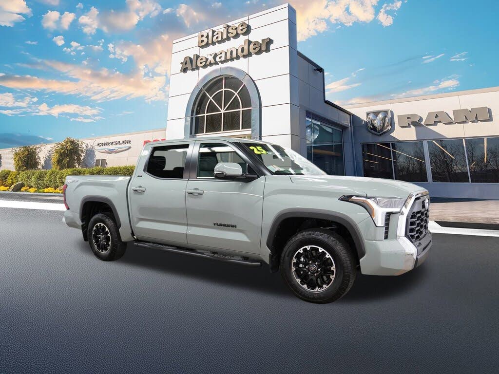 2025 Toyota Tundra SR5 CrewMax Cab 4WD
