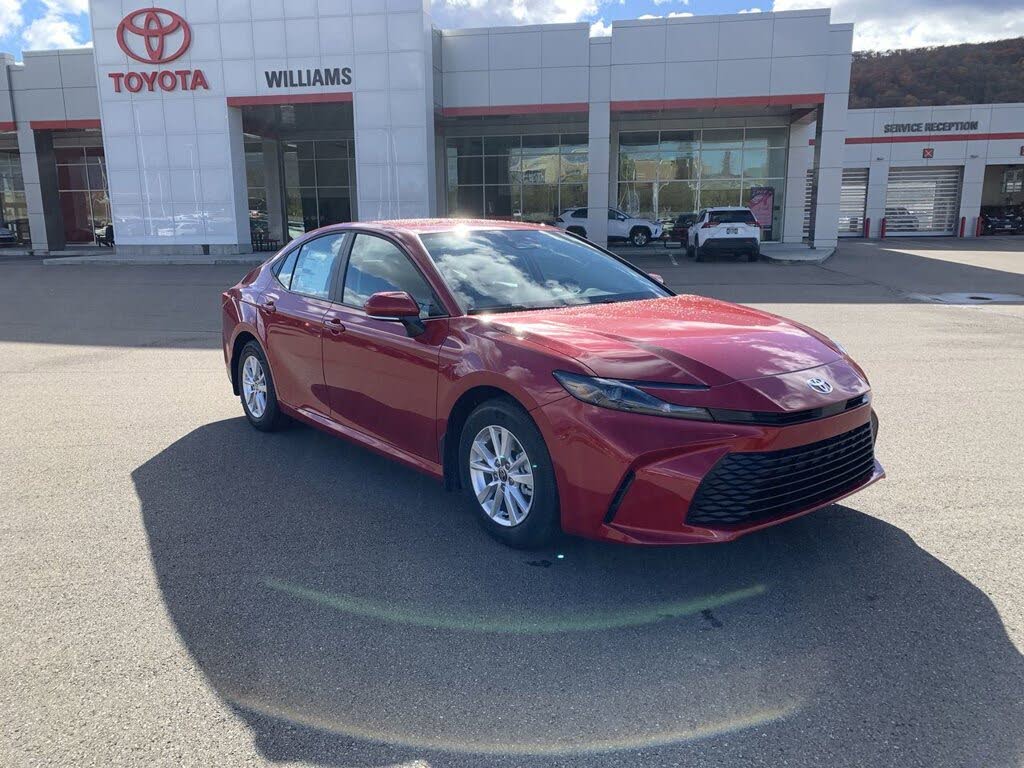 2026 Toyota Camry LE FWD