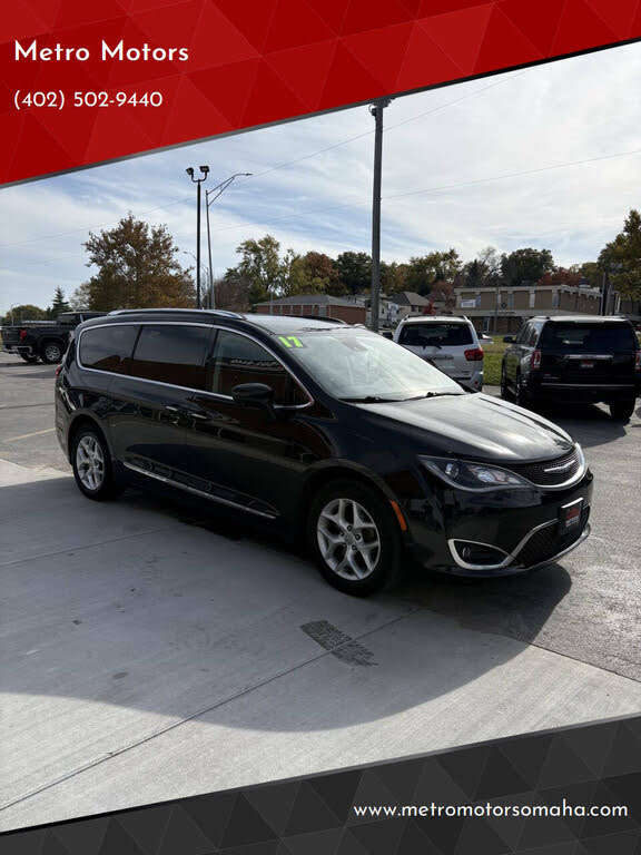 2017 Chrysler Pacifica Touring L Plus FWD