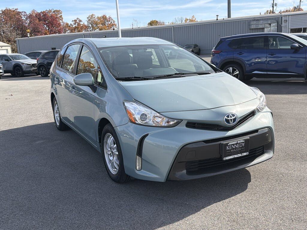 2015 Toyota Prius v Five FWD