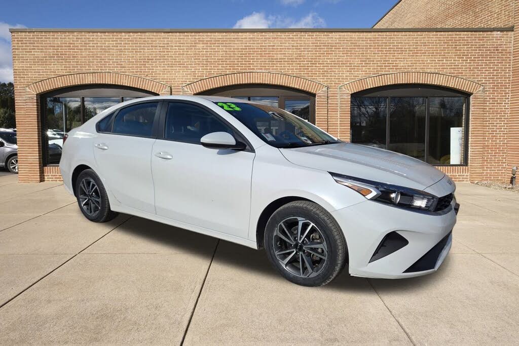 2023 Kia Forte LXS FWD