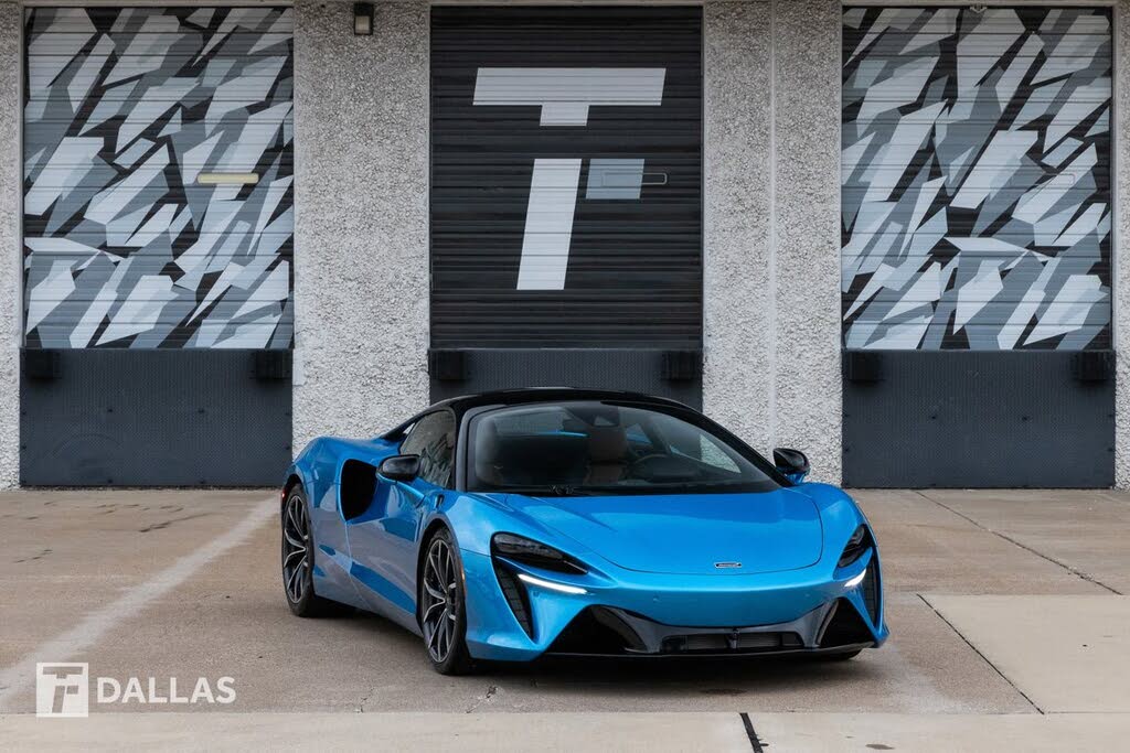 2023 McLaren Artura RWD