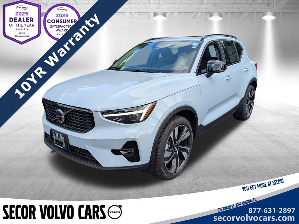 2025 Volvo XC40 B5 Ultra Dark Theme AWD