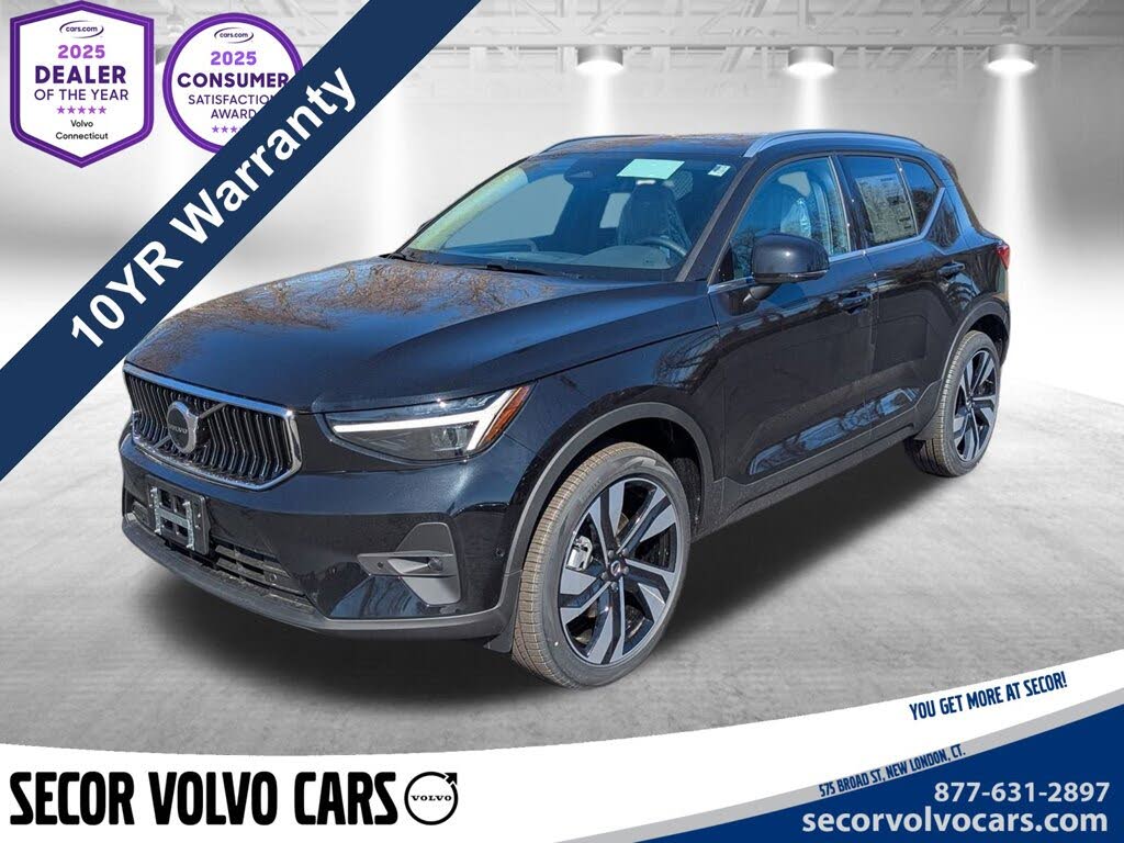 2025 Volvo XC40 B5 Plus Bright Theme AWD