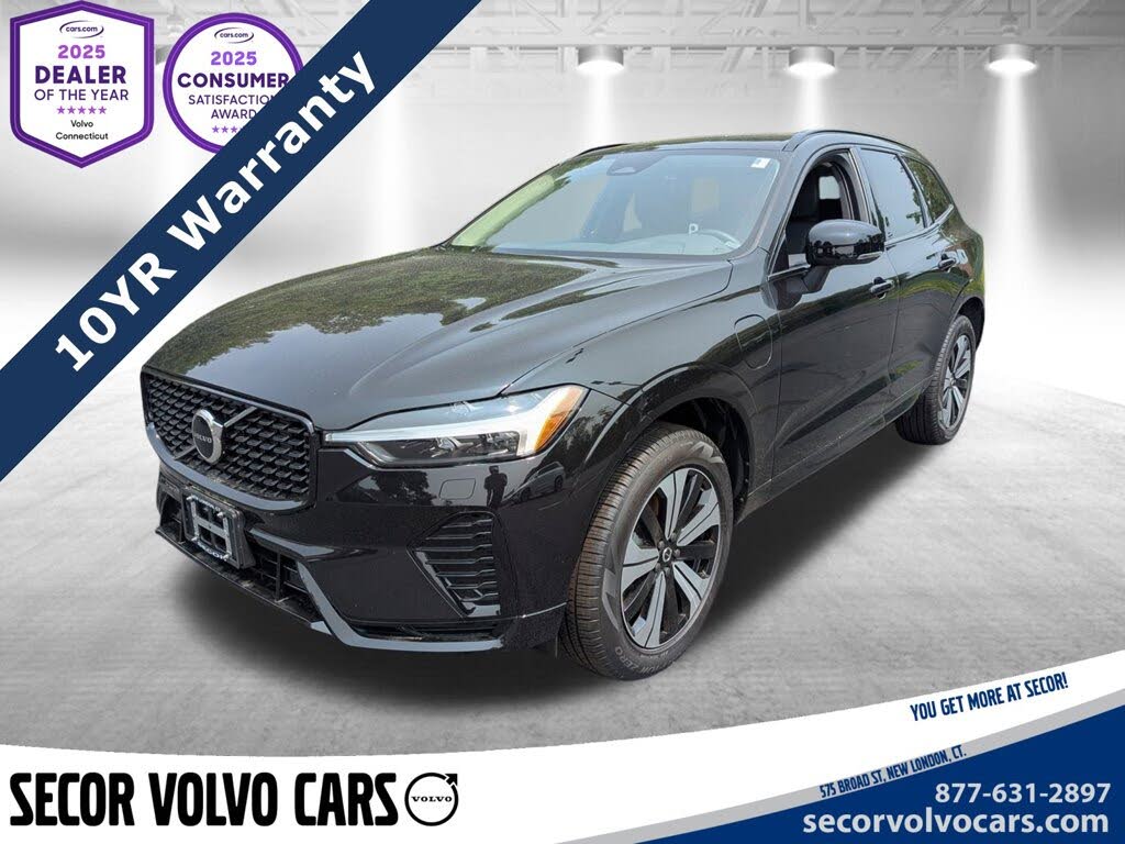 2025 Volvo XC60 Recharge T8 Core Dark Theme eAWD