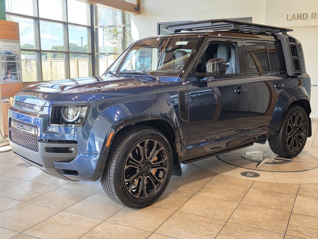 2026 Land Rover Defender 110 P635 OCTA AWD