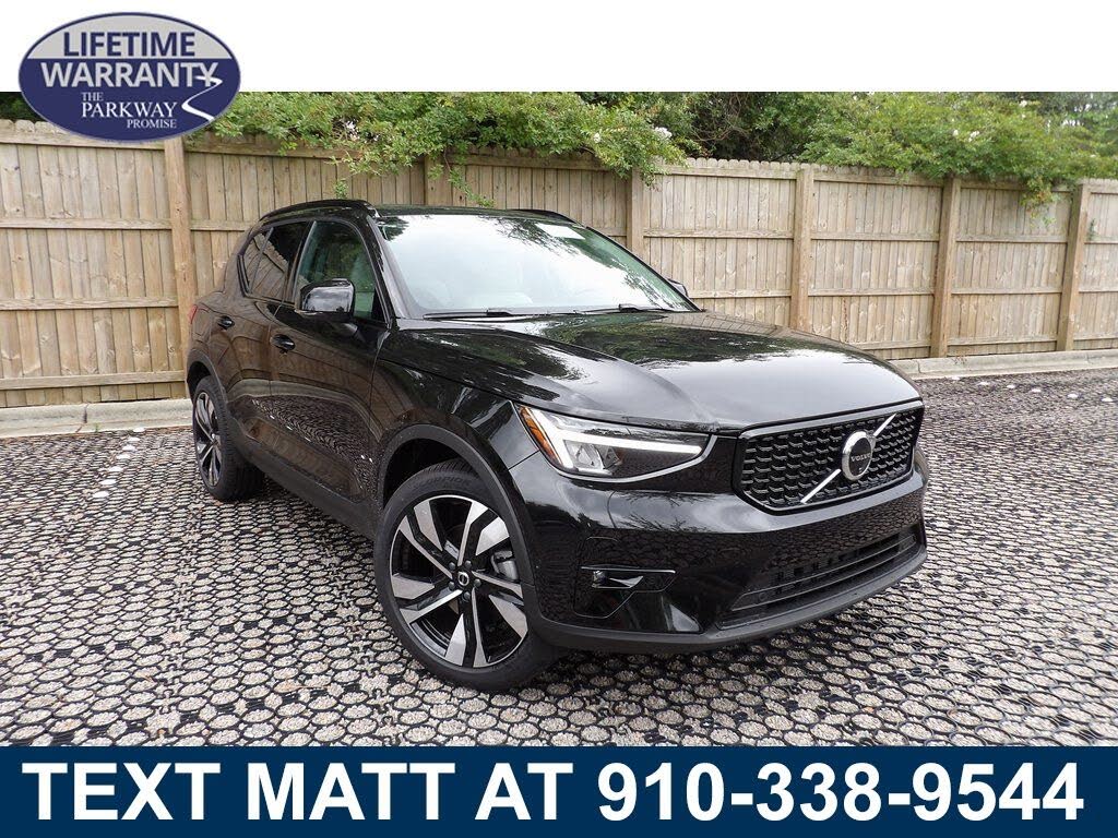 2026 Volvo XC40 B5 Plus AWD