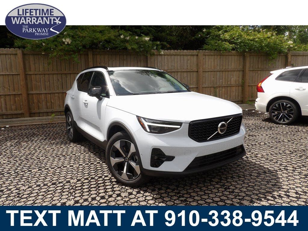 2026 Volvo XC40 B5 Plus AWD