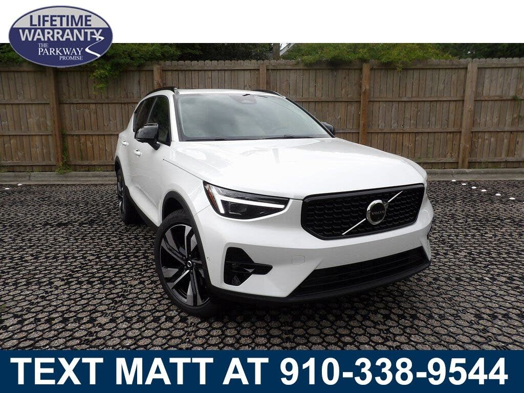 2026 Volvo XC40 B5 Plus AWD