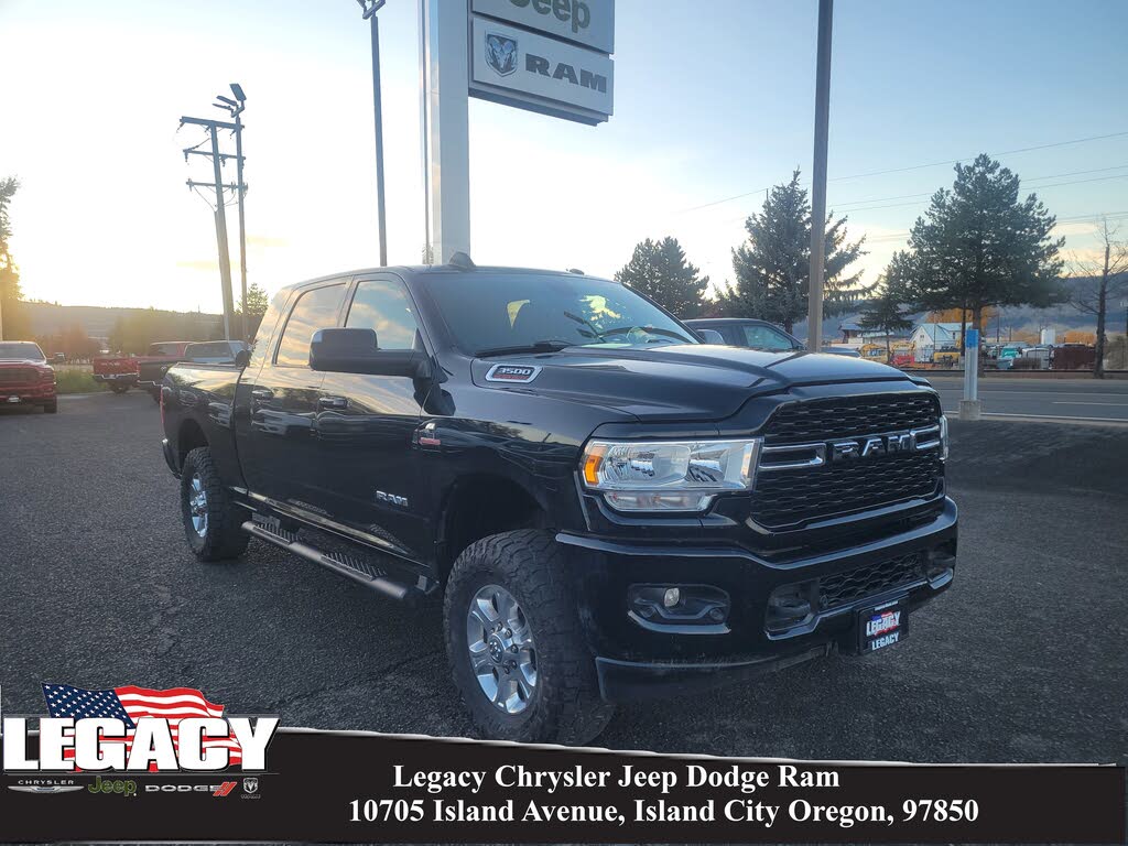 2022 RAM 3500 Big Horn Mega Cab 4WD