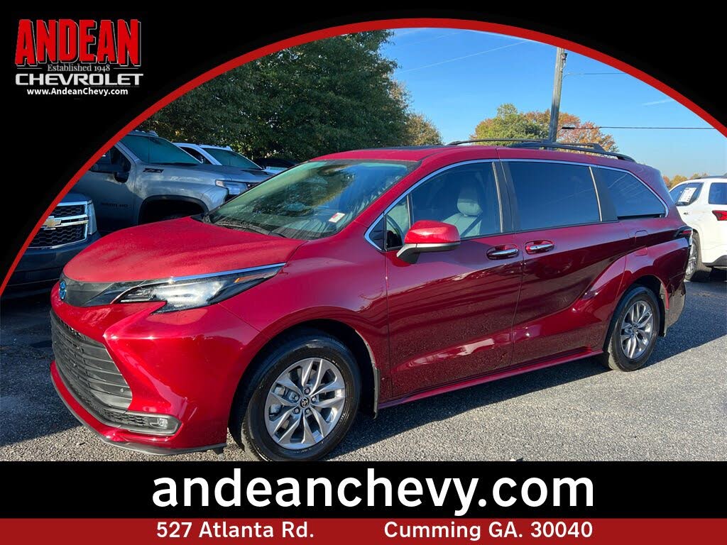 2025 Toyota Sienna XLE 7-Passenger FWD