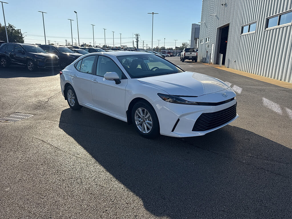 2026 Toyota Camry LE FWD