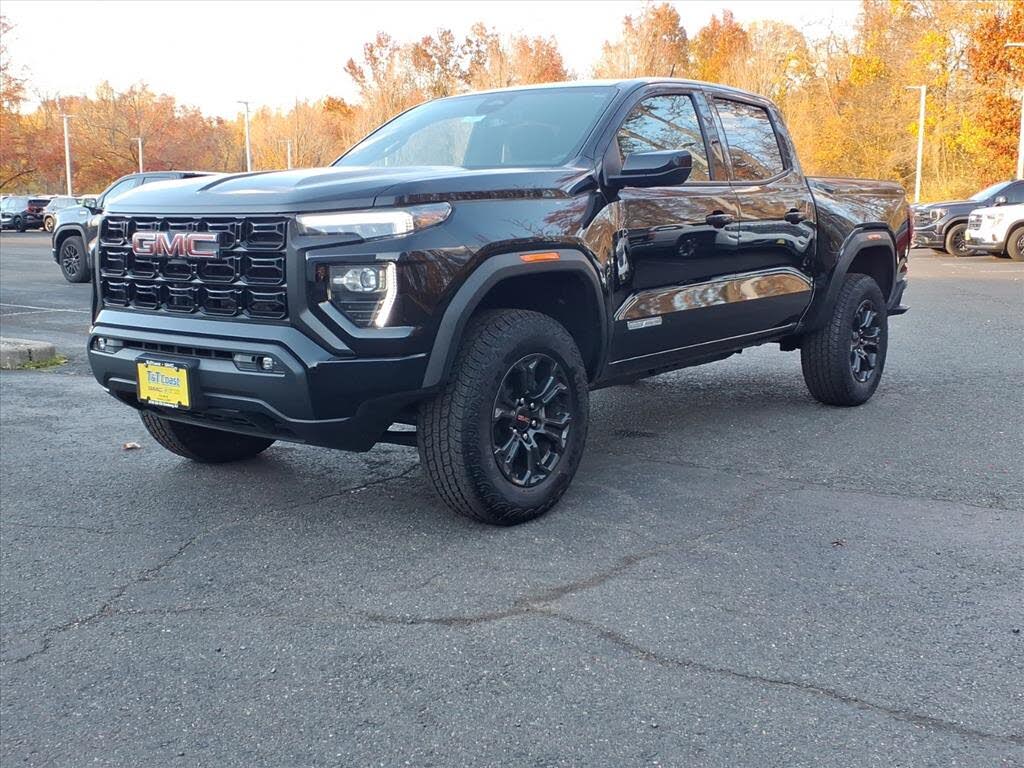 2025 GMC Canyon Elevation Crew Cab 4WD