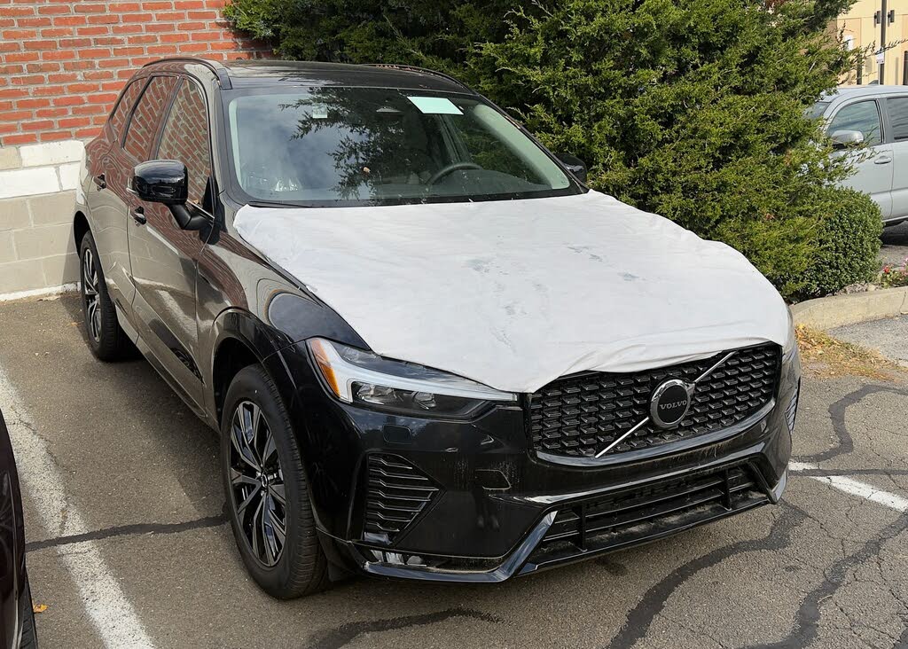 2025 Volvo XC60 B5 Core Dark Theme AWD