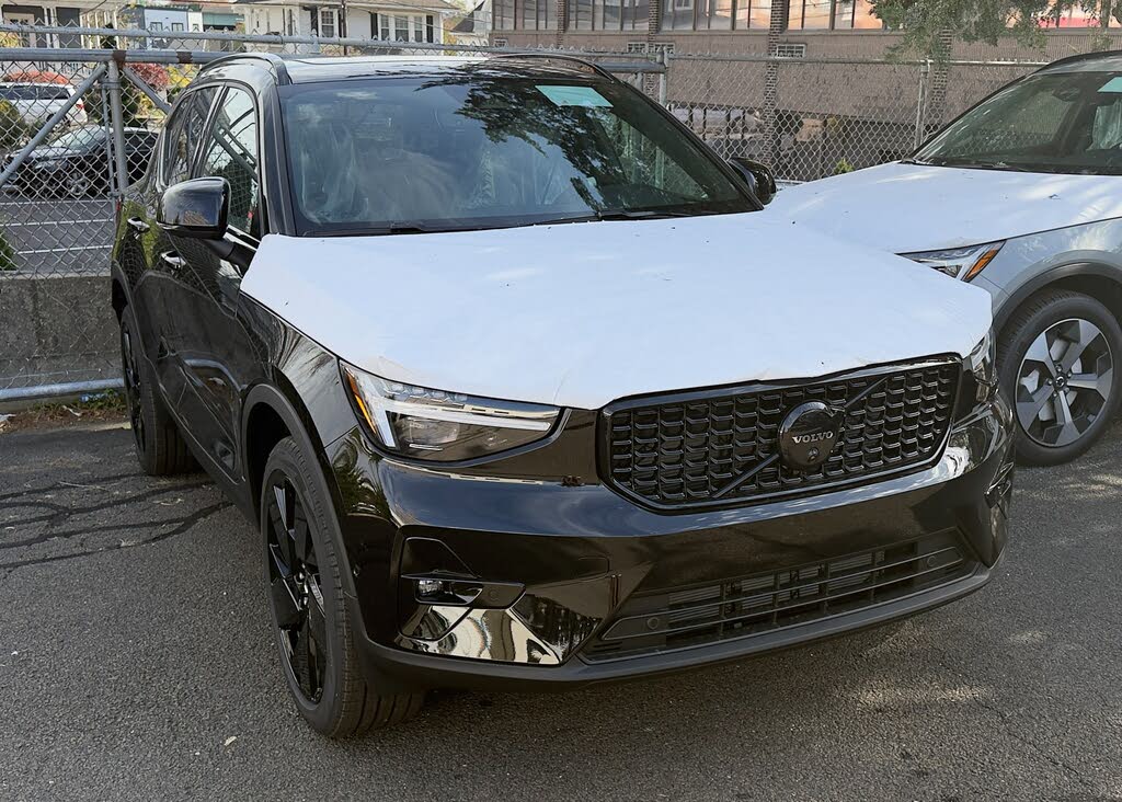 2026 Volvo XC40 B5 Ultra Black Edition AWD