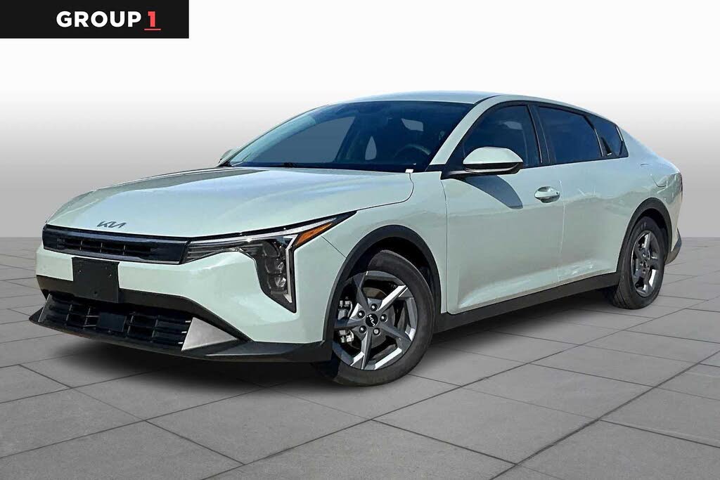 2025 Kia K4 LXS FWD