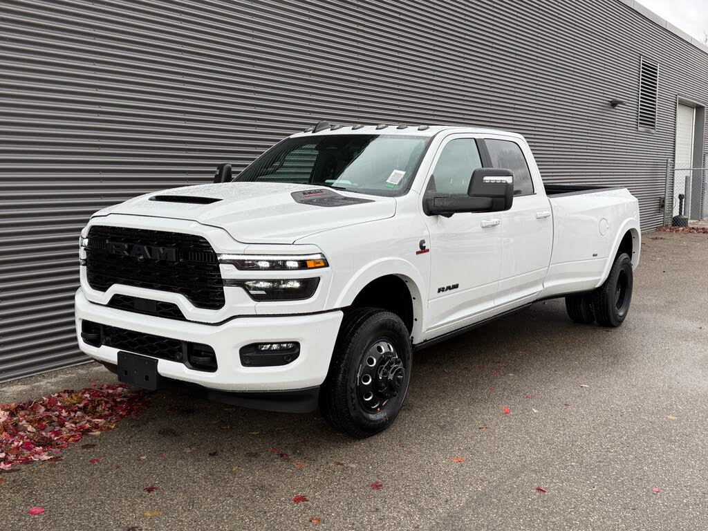 2026 RAM 3500 Limited Crew Cab LB DRW 4WD
