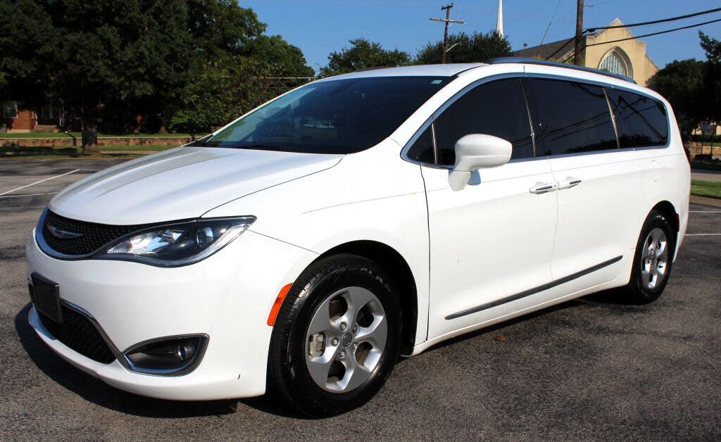 2017 Chrysler Pacifica Touring L Plus FWD