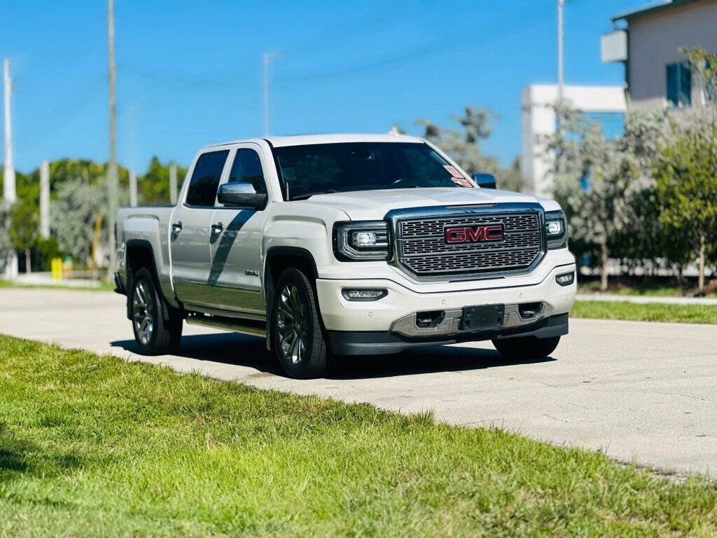 2017 GMC Sierra 1500 Denali Crew Cab 4WD
