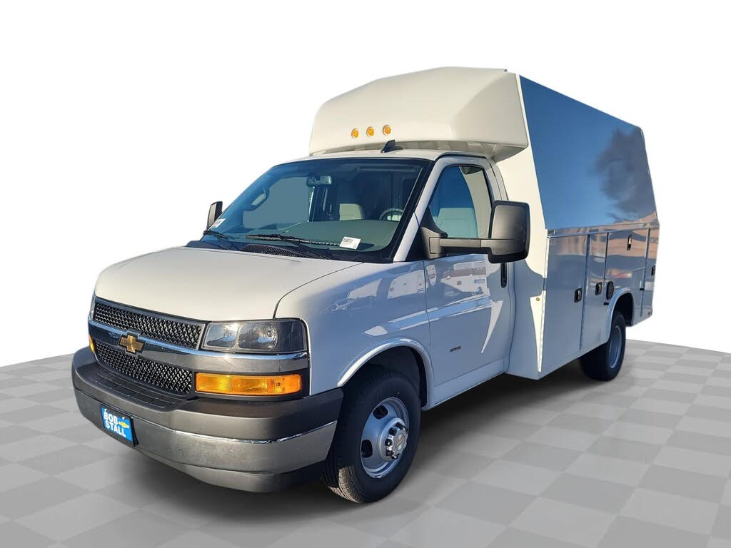2025 Chevrolet Express Chassis 3500 Cutaway 139