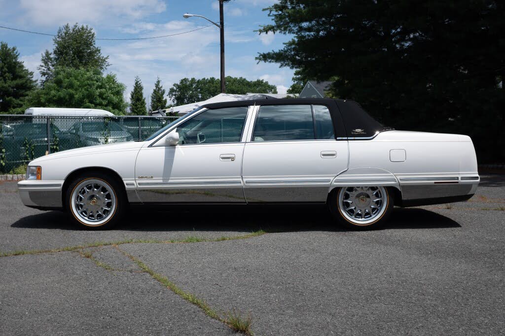 1998 Cadillac DeVille Sedan FWD