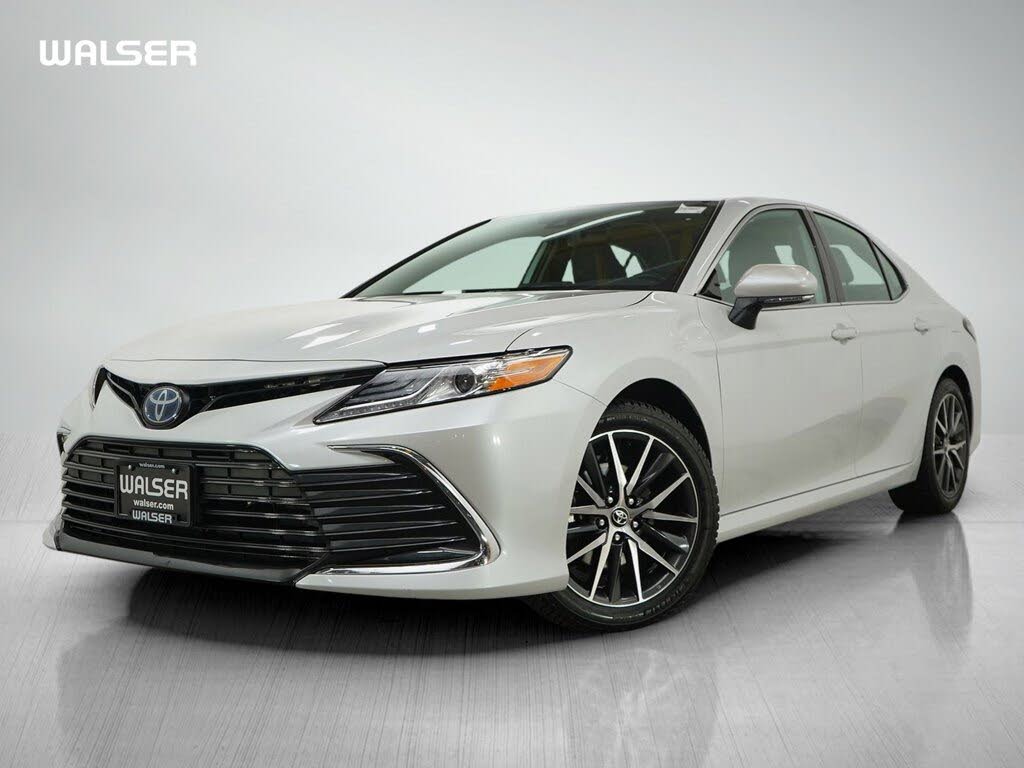 2022 Toyota Camry Hybrid XLE FWD