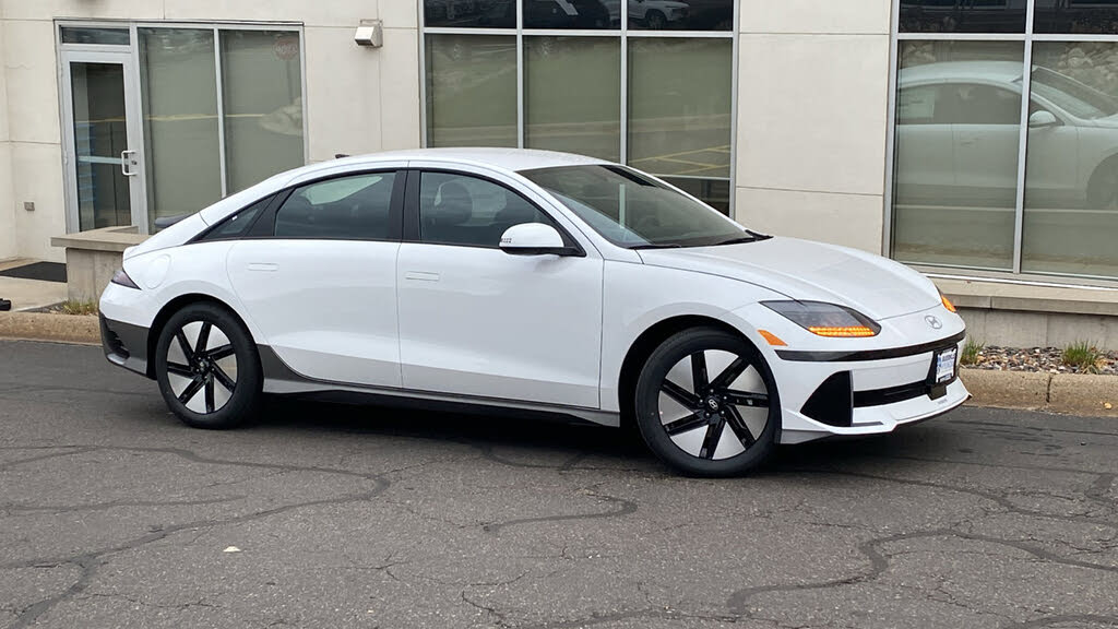 2025 Hyundai Ioniq 6 SE AWD