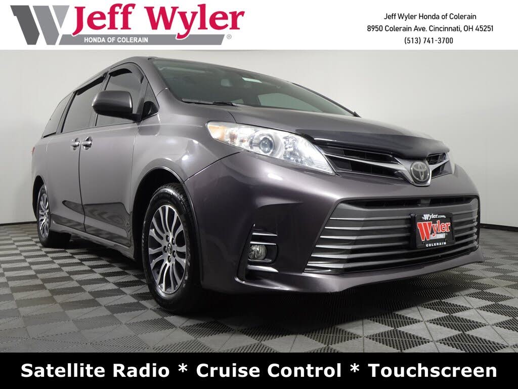 2018 Toyota Sienna XLE 7-Passenger FWD with Auto-Access Seat