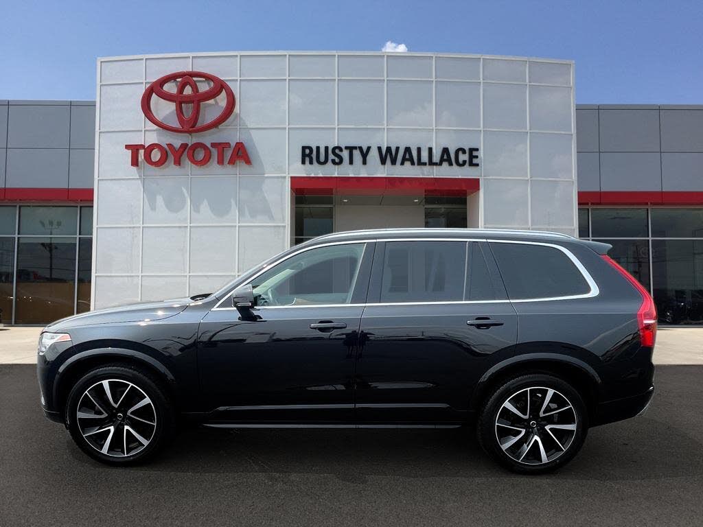 2021 Volvo XC90 T6 Momentum 6-Passenger AWD