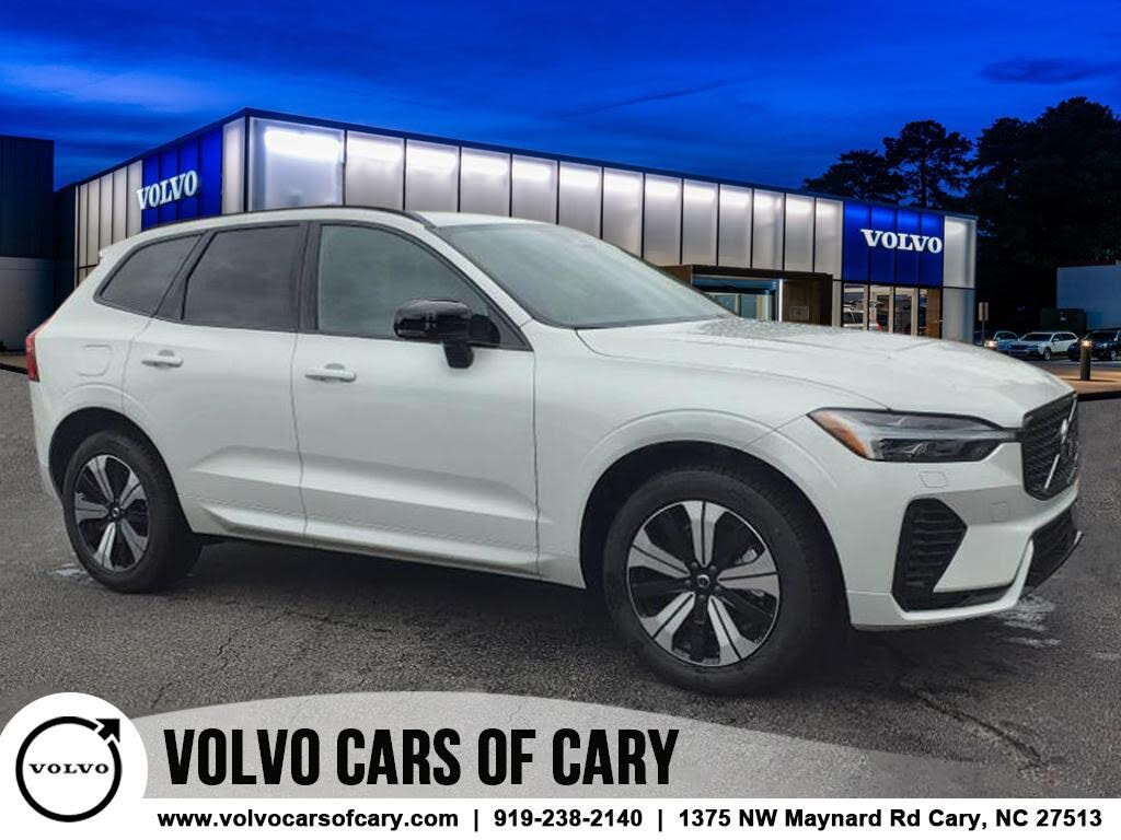 2025 Volvo XC60 Recharge T8 Core Dark Theme eAWD